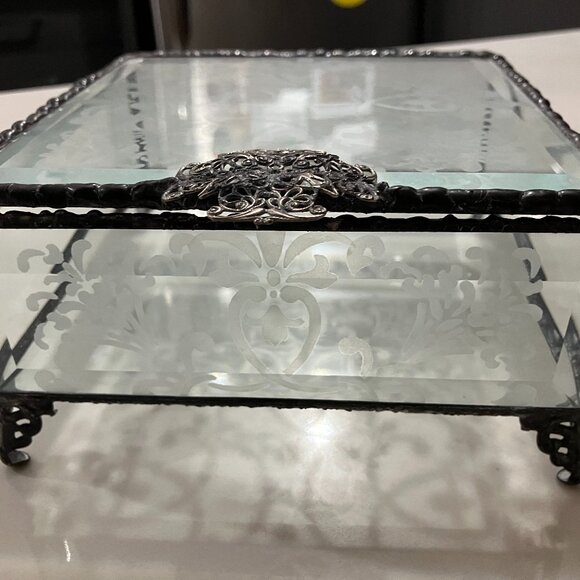 Hand-Etched Crystal Keepsake Box - Picture 1 of 5